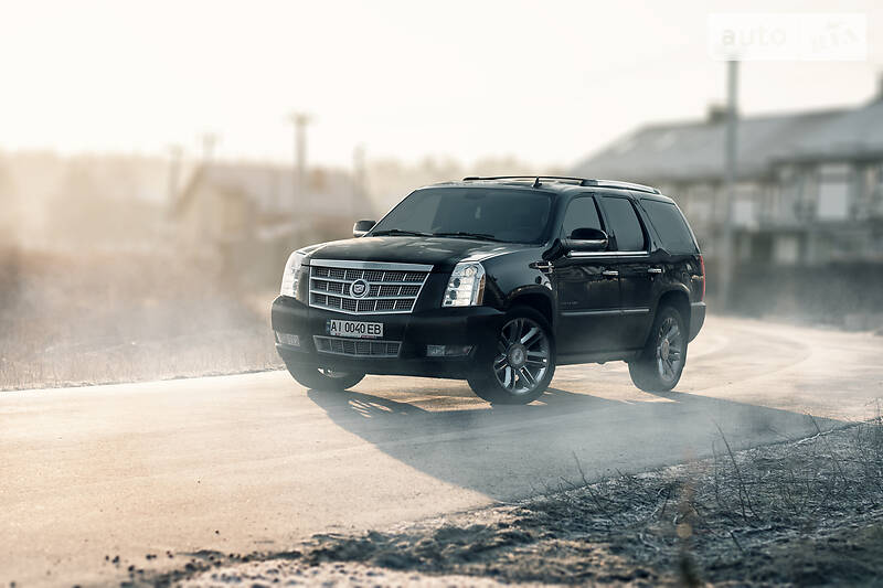 Внедорожник / Кроссовер Cadillac Escalade 2010 в Киеве