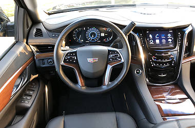 Внедорожник / Кроссовер Cadillac Escalade 2016 в 