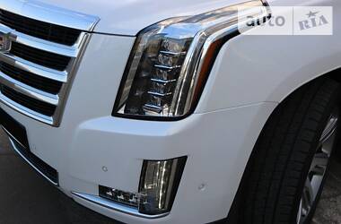 Внедорожник / Кроссовер Cadillac Escalade 2016 в Киеве