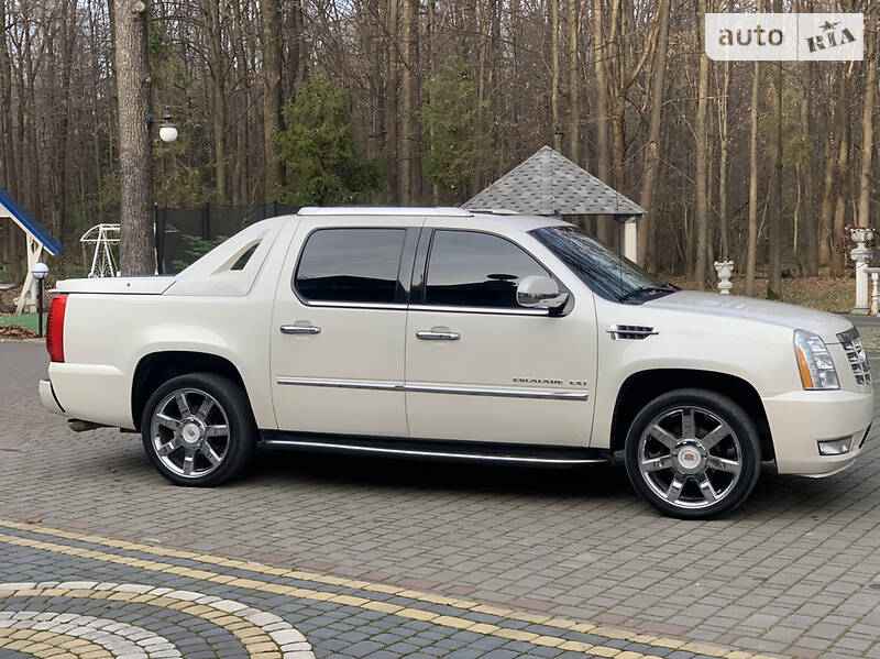 Пикап Cadillac Escalade 2012 в Ивано-Франковске