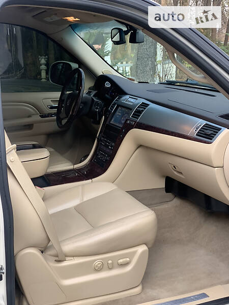 Пикап Cadillac Escalade 2012 в Ивано-Франковске