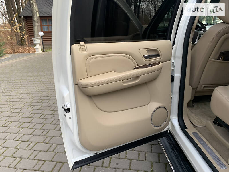 Пикап Cadillac Escalade 2012 в Ивано-Франковске