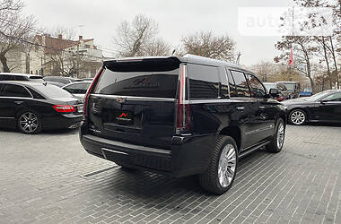 Внедорожник / Кроссовер Cadillac Escalade 2016 в 