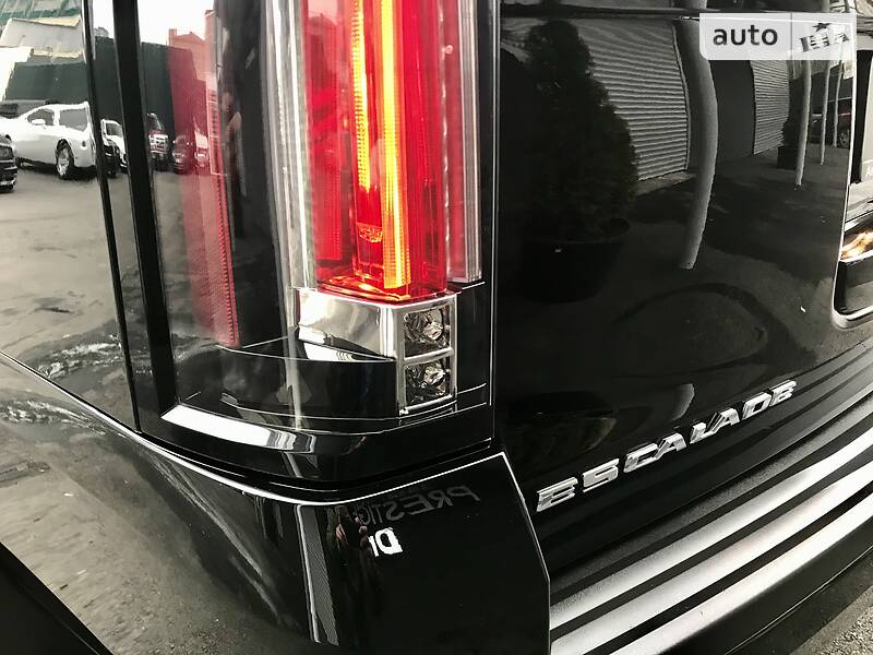 Внедорожник / Кроссовер Cadillac Escalade 2015 в Киеве