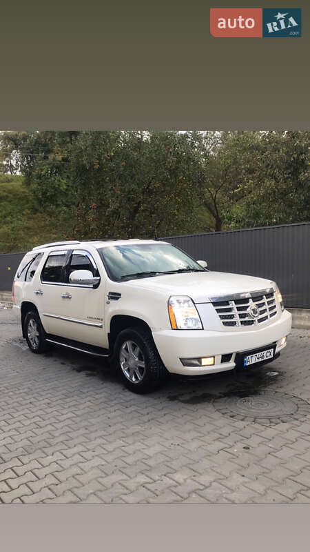 Внедорожник / Кроссовер Cadillac Escalade 2007 в Косове фото 16 Внедорожник / Кроссовер Cadillac Escalade 2007 в Косове
