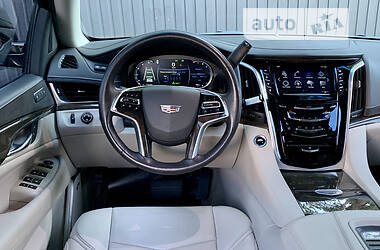 Внедорожник / Кроссовер Cadillac Escalade 2018 в Киеве