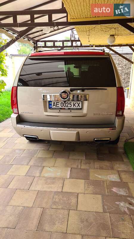 Внедорожник / Кроссовер Cadillac Escalade 2013 в Киеве