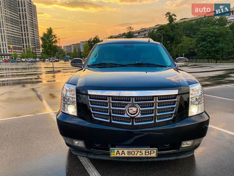 Внедорожник / Кроссовер Cadillac Escalade 2007 в Киеве