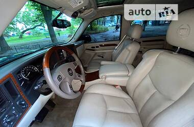 Внедорожник / Кроссовер Cadillac Escalade 2003 в 