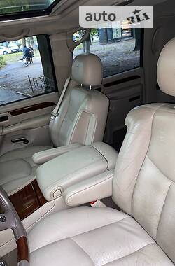 Внедорожник / Кроссовер Cadillac Escalade 2003 в 