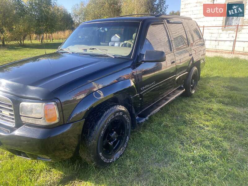 Внедорожник / Кроссовер Cadillac Escalade 2000 в Боярке
