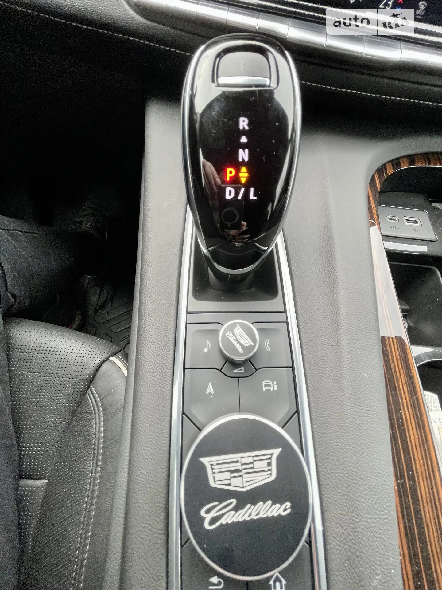 2021 Cadillac Escalade - мініатюра 8