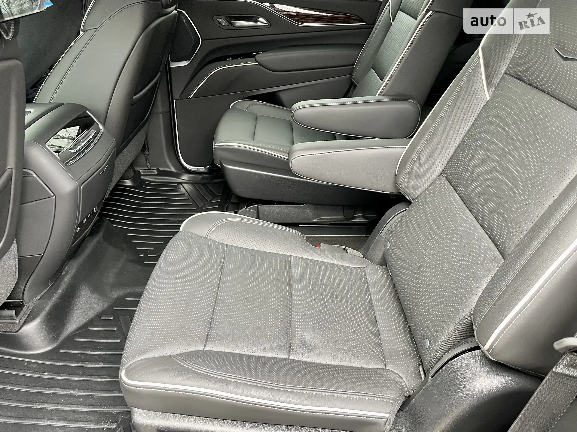 2021 Cadillac Escalade - мініатюра 18
