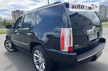 Позашляховик / Кросовер Cadillac Escalade 2012 в Києві