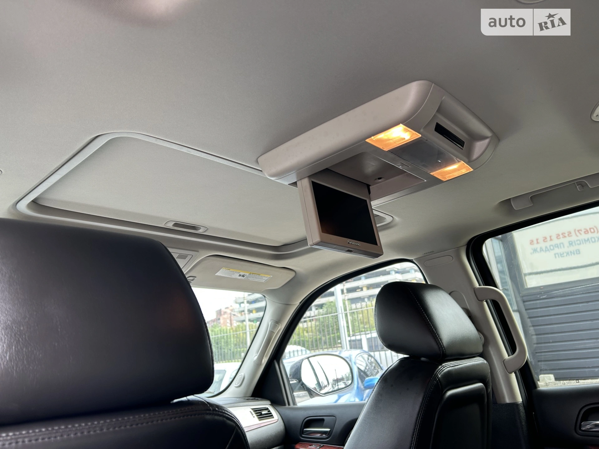 2011 Cadillac Escalade - мініатюра 23