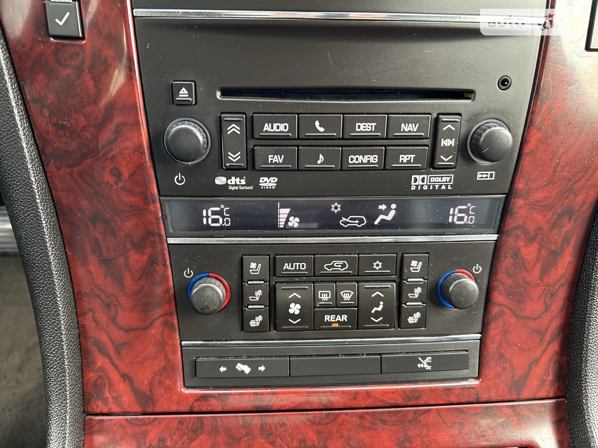 2011 Cadillac Escalade - мініатюра 13