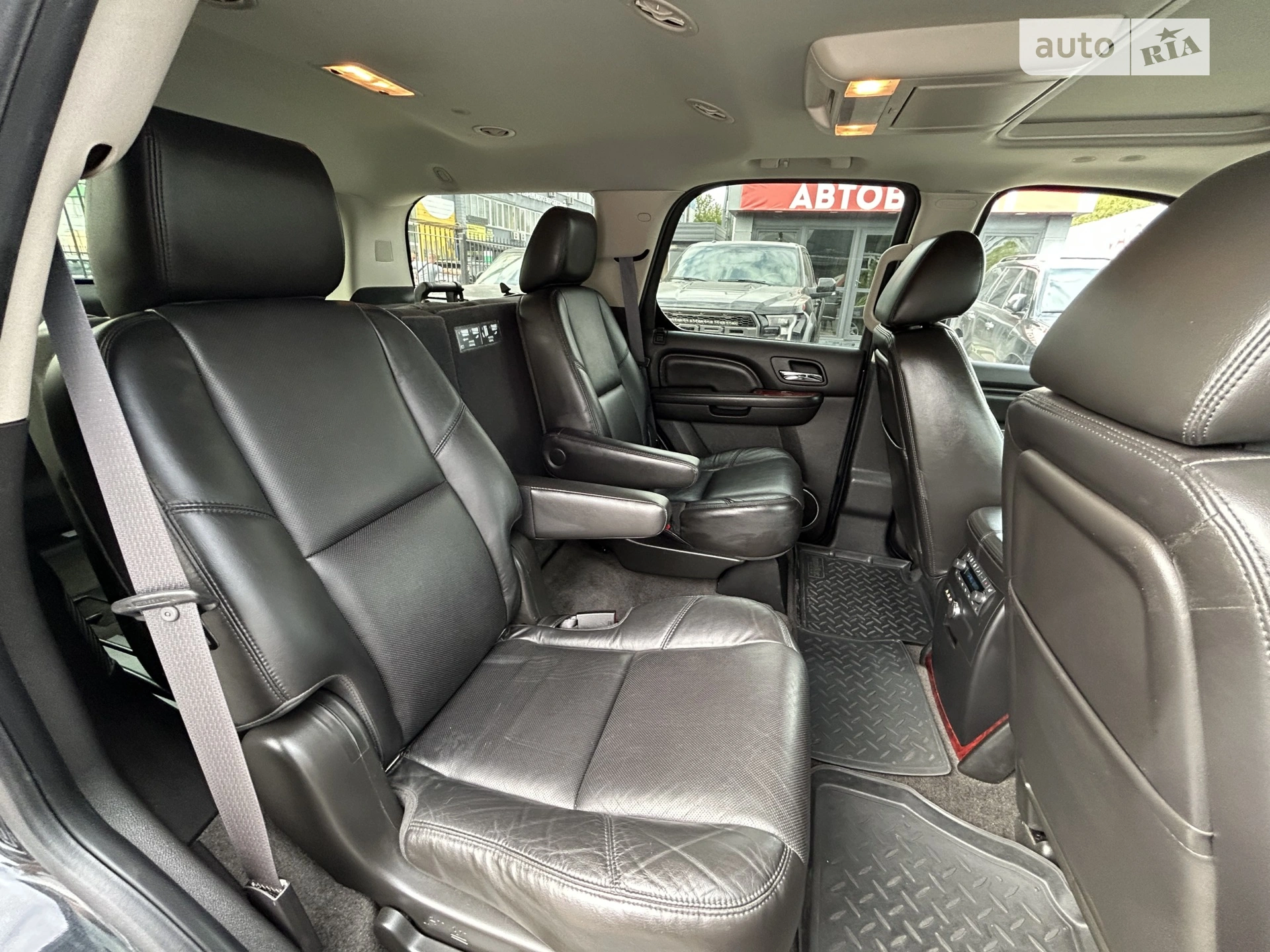 2011 Cadillac Escalade - мініатюра 26