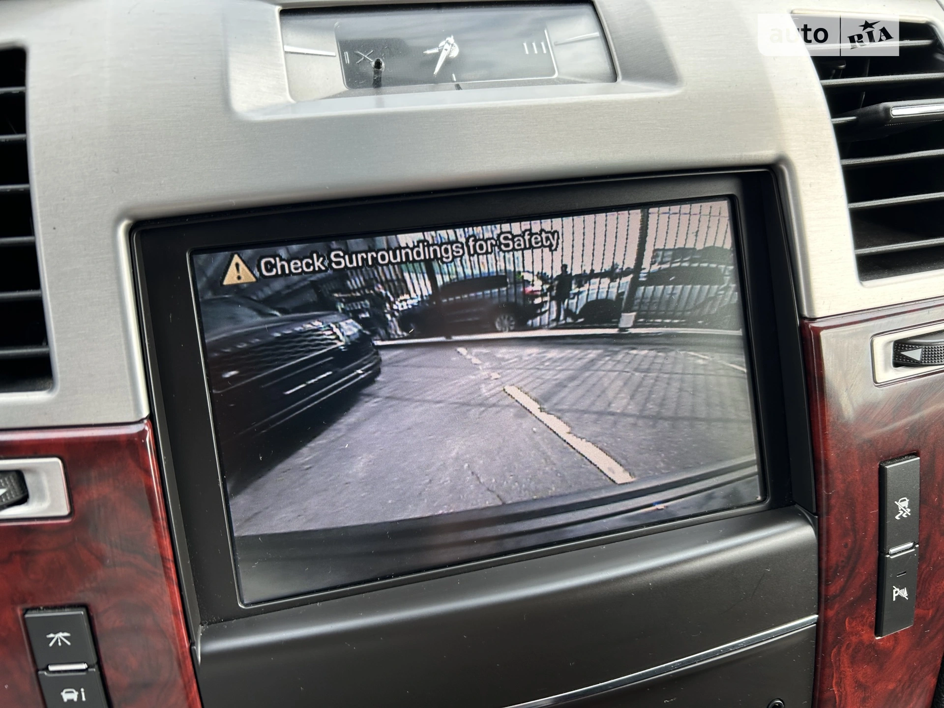 2011 Cadillac Escalade - мініатюра 14