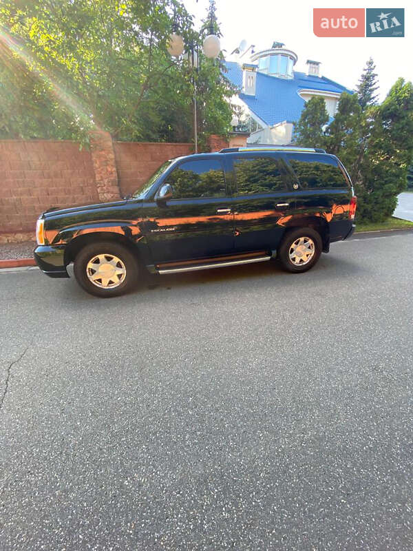 Позашляховик / Кросовер Cadillac Escalade 2004 в Києві