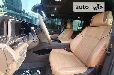 Позашляховик / Кросовер Cadillac Escalade 2023 в 
