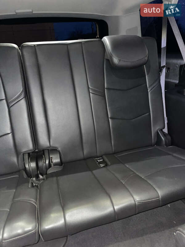 Внедорожник / Кроссовер Cadillac Escalade 2015 в Киеве