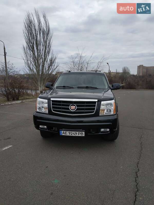 Внедорожник / Кроссовер Cadillac Escalade 2005 в Кривом Роге фото 11 Внедорожник / Кроссовер Cadillac Escalade 2005 в Кривом Роге