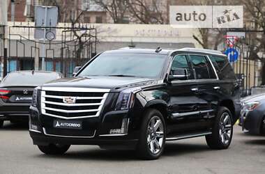 Внедорожник / Кроссовер Cadillac Escalade 2017 в Киеве