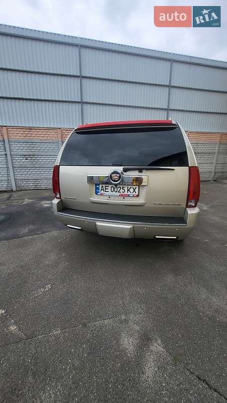 Внедорожник / Кроссовер Cadillac Escalade 2013 в Киеве