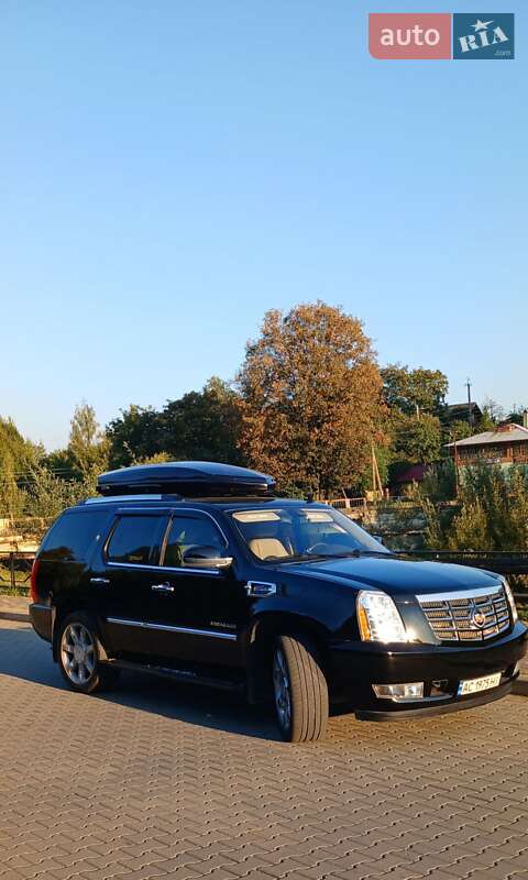 Внедорожник / Кроссовер Cadillac Escalade 2011 в Косове