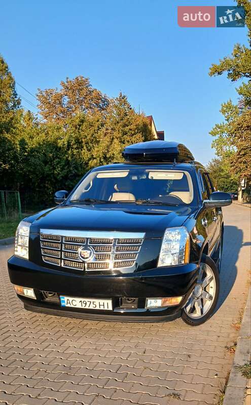 Внедорожник / Кроссовер Cadillac Escalade 2011 в Косове