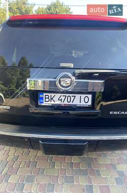 Внедорожник / Кроссовер Cadillac Escalade 2010 в 