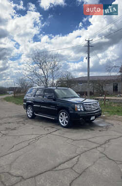 Внедорожник / Кроссовер Cadillac Escalade 2004 в Южноукраинске