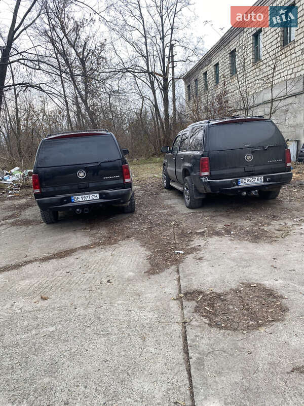 Позашляховик / Кросовер Cadillac Escalade 2004 в Южноукраїнську