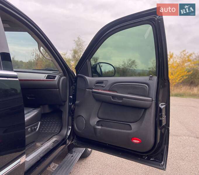 Позашляховик / Кросовер Cadillac Escalade 2008 в Кривому Розі