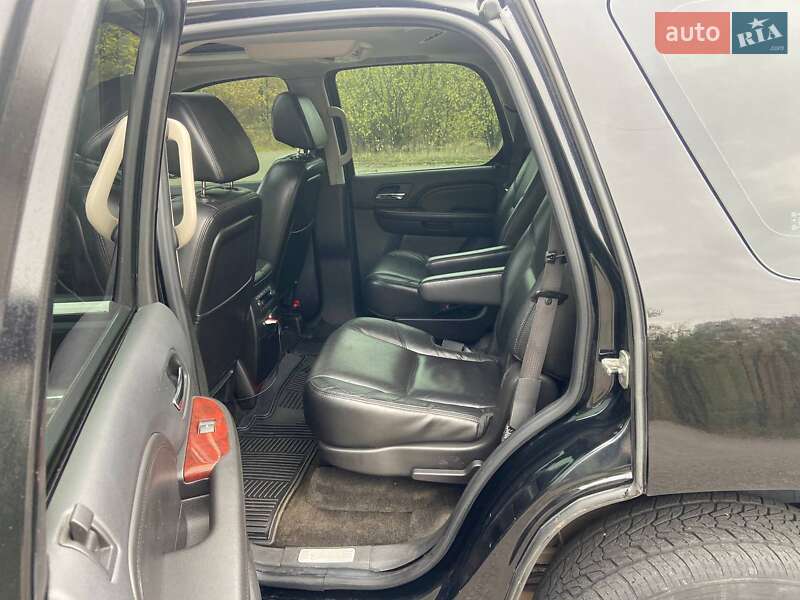 Позашляховик / Кросовер Cadillac Escalade 2008 в Кривому Розі