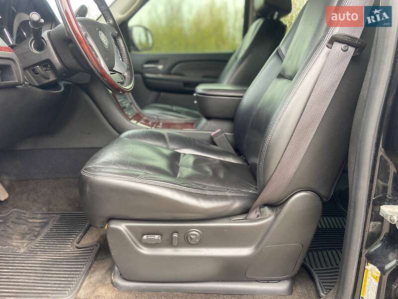 Позашляховик / Кросовер Cadillac Escalade 2008 в Кривому Розі