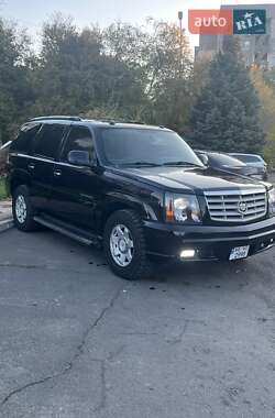 Внедорожник / Кроссовер Cadillac Escalade 2004 в Южноукраинске