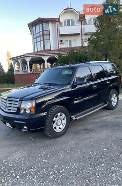 Внедорожник / Кроссовер Cadillac Escalade 2004 в Южноукраинске