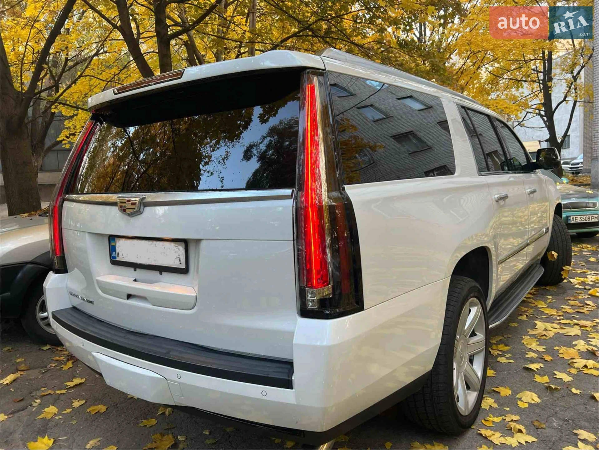 2016 Cadillac Escalade - мініатюра 2