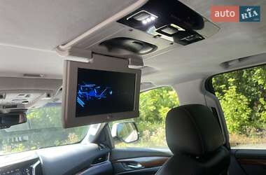 Внедорожник / Кроссовер Cadillac Escalade 2016 в 