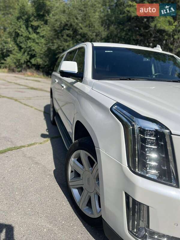 Внедорожник / Кроссовер Cadillac Escalade 2016 в Белой Церкви
