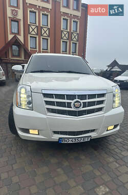 Внедорожник / Кроссовер Cadillac Escalade 2013 в Тернополе