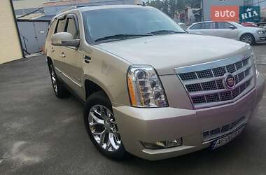 Внедорожник / Кроссовер Cadillac Escalade 2013 в Киеве