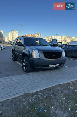 Внедорожник / Кроссовер Cadillac Escalade 2008 в 