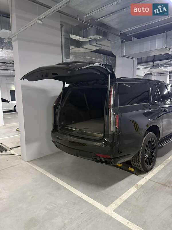 Универсал Cadillac Escalade 2023 в Киеве