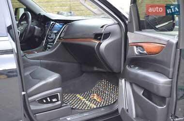 Внедорожник / Кроссовер Cadillac Escalade 2017 в 