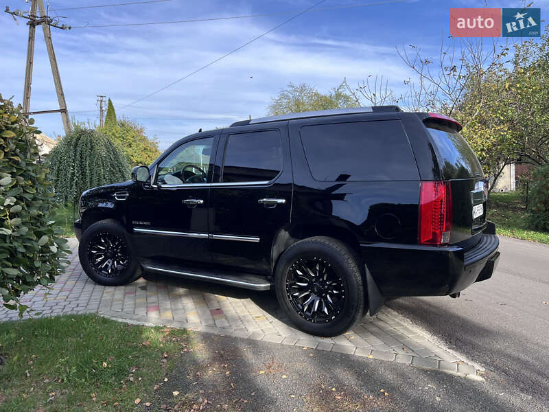 Внедорожник / Кроссовер Cadillac Escalade 2013 в Днепре фото 20 Внедорожник / Кроссовер Cadillac Escalade 2013 в Днепре