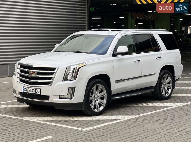 Внедорожник / Кроссовер Cadillac Escalade 2016 в Киеве