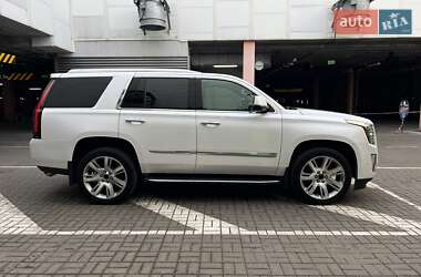 Внедорожник / Кроссовер Cadillac Escalade 2016 в 