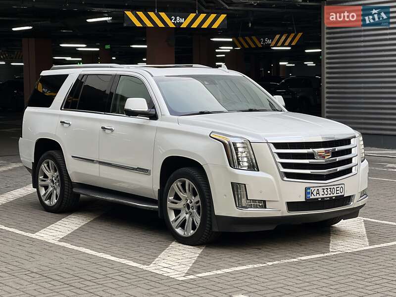 Внедорожник / Кроссовер Cadillac Escalade 2016 в Киеве